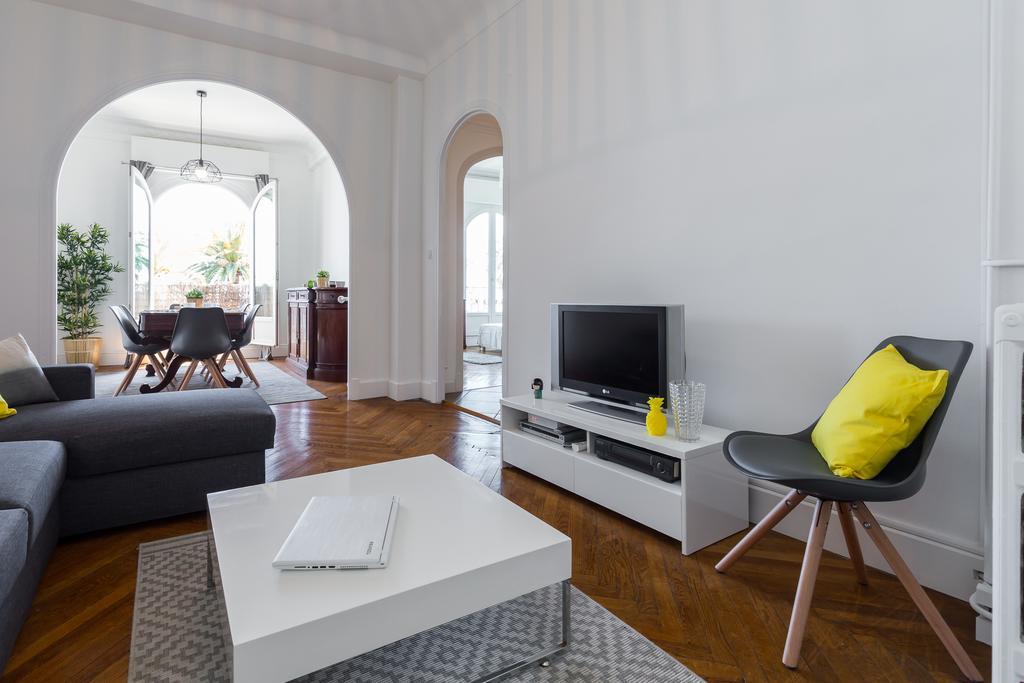 Beautiful Apartment By The Sea Front นีซ ภายนอก รูปภาพ